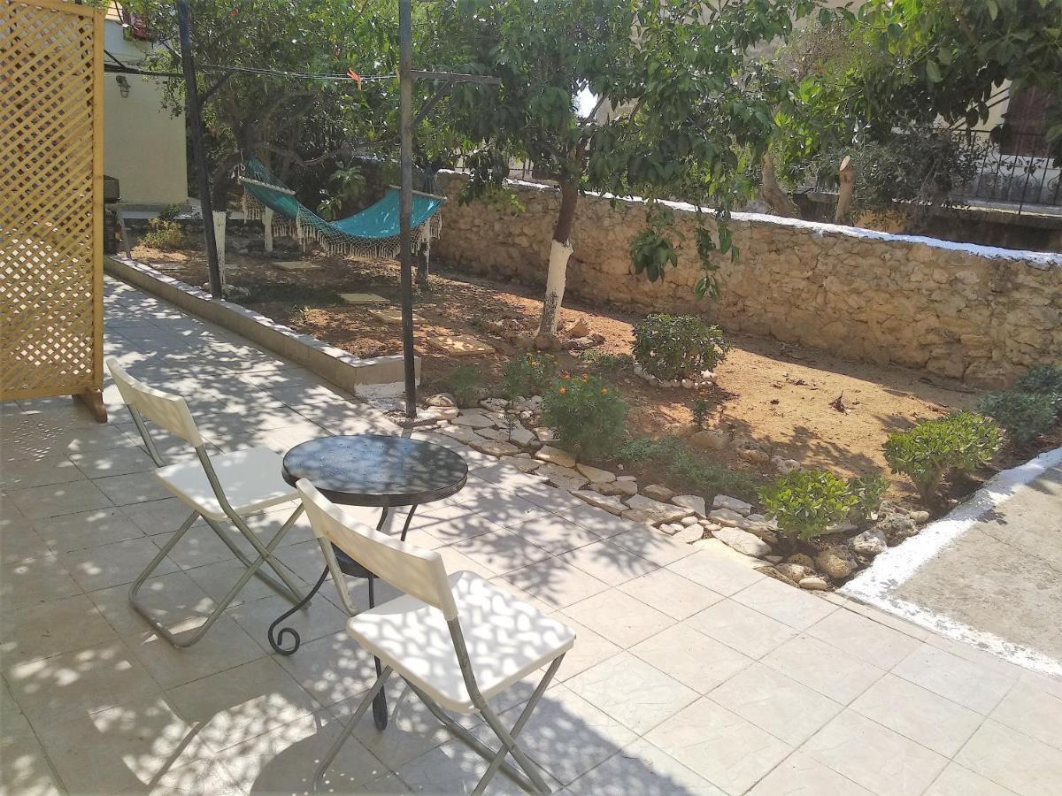 Ariadne Studio Kyparissia Buitenkant foto